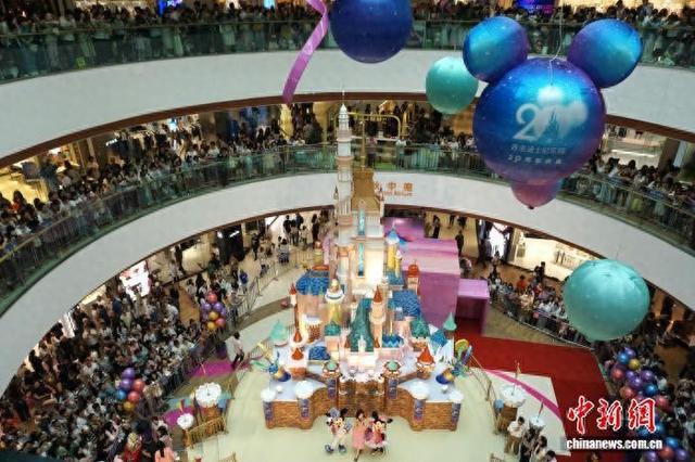 香港迪士尼20周年庆典主题展览走进成都