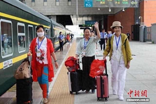 吉林站开行港珠澳旅游专列 覆盖众多精华景点