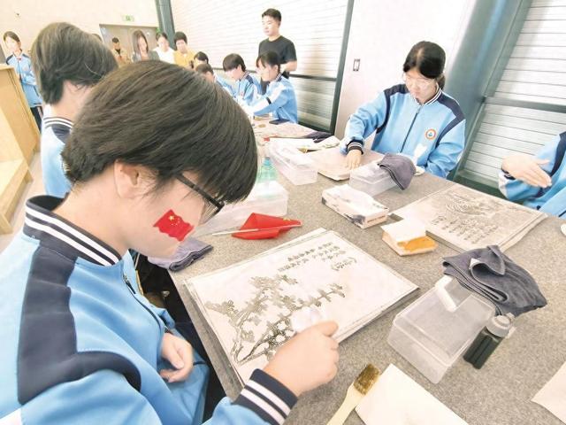 青春十一 文旅共赏丨博物馆里感受“诗韵新生”