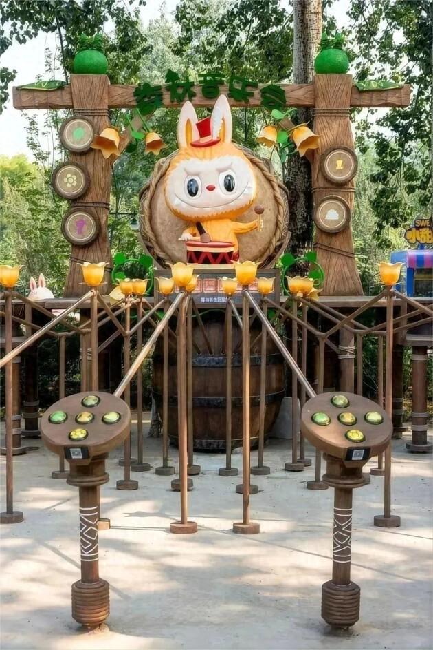 IP宇宙的沉浸式叙事，探秘泡泡玛特城市乐园的童话引力场