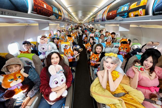 《疯狂动物城2》电影即将上映，东航“迪士尼·疯狂动物城号”主题彩绘机焕新起航