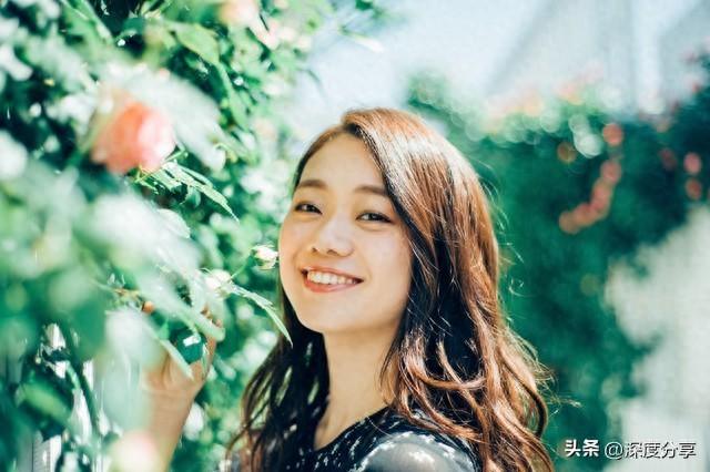 通透的女人牵挂一个男人	，不会盲目纠缠，而是会这般经营