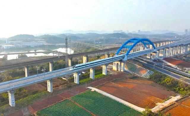 杭衢高铁开通运营