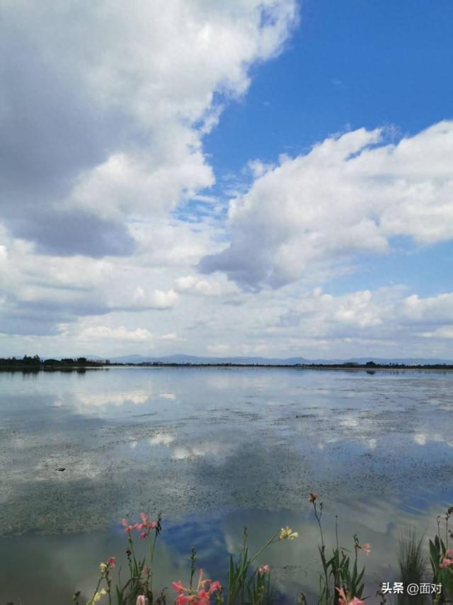 成德同城化 幅员2.6平方公里 集多功能 的广汉山水镇三星湖水色诱人