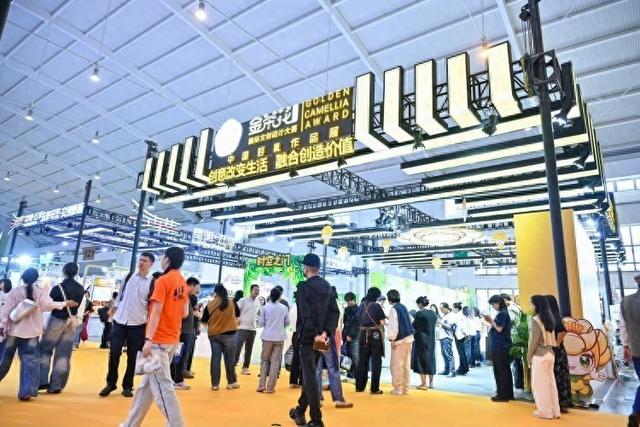 创意云南文博会“中国好礼・金茶花体验区”解锁文化消费新体验