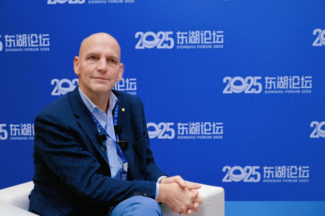 诺奖得主本杰明·李斯特在2025东湖论坛上寄语科技工作者追随热爱