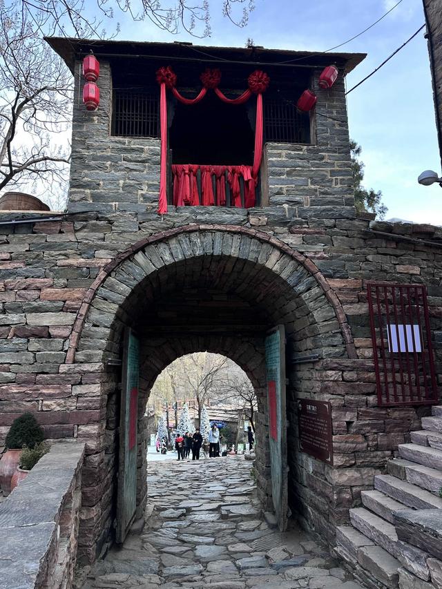 河北：冀韵入画 探美五彩村落