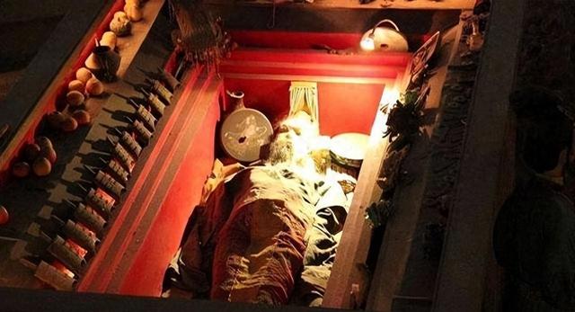 河南荥阳惊现朱元璋儿子墓，墓中惨象让人揪心，专家大骂天理难容