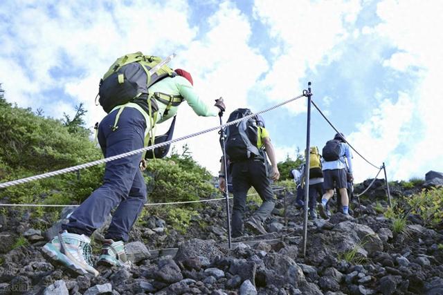 凤凰山坠亡事件：警钟为每一位登山者敲响
