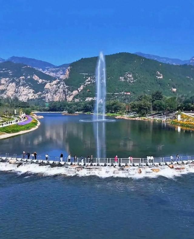 太原老龙头景区里的别样风景!