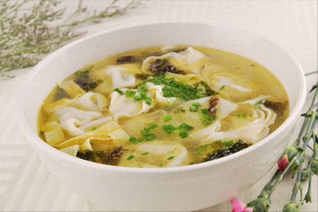 一碗馄饨牵出黄昏恋！《菜肉馄饨》的圆满结局，骗了多少观众？