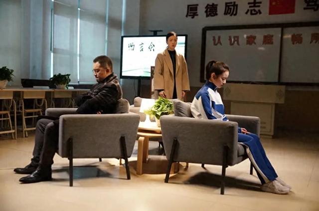 赛博断亲的年轻人,率先退出家族群