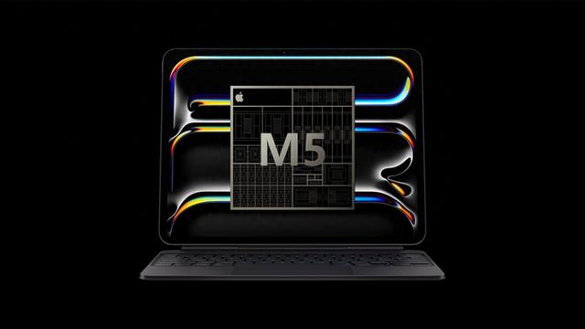 疑似M5 iPad Pro开箱流出：长得一样，但速度翻倍？