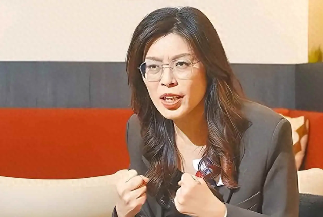 登机赴京前，郑丽文公布人事名单，朱立伦回应特殊	，不准打破惯例