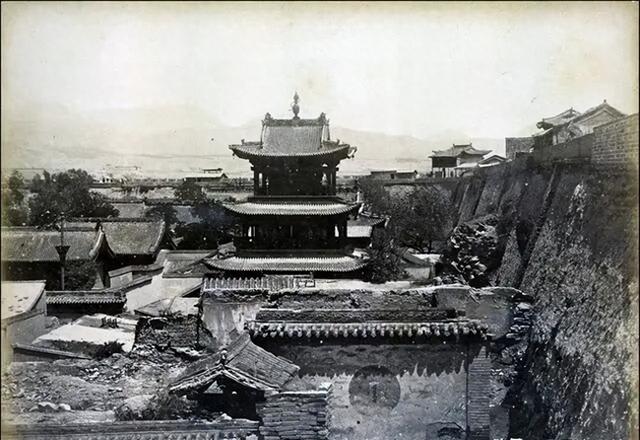 1875年新疆哈密风光和人物风貌