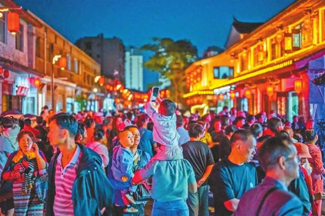 文化中国行丨石屏：古城新韵 绽放风华