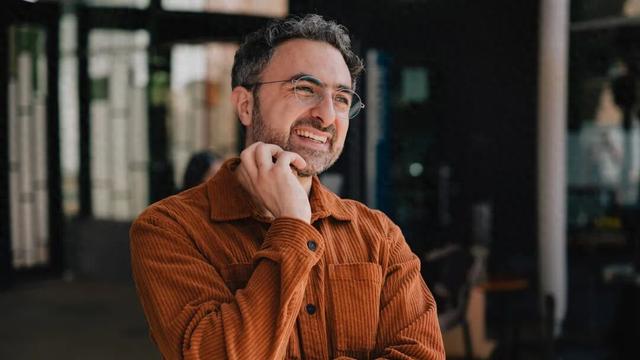 微软AI CEO：AI该有温度，但不能有意识