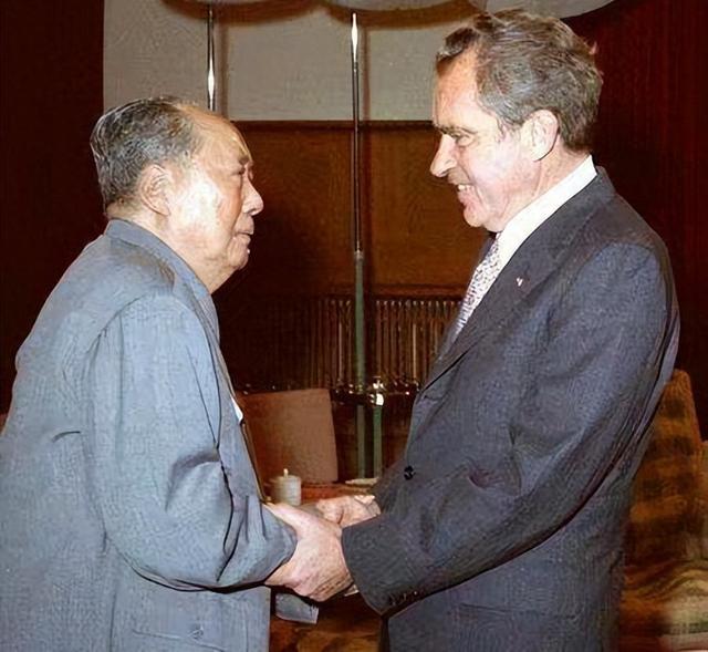 尼克松晚年坦言：他后悔当年访问中国，只因毛主席识破了他的计谋