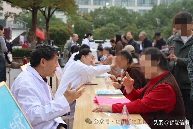 AI智能设备亮相义诊现场！信阳华信圣德康复医院参加全市大型义诊活动