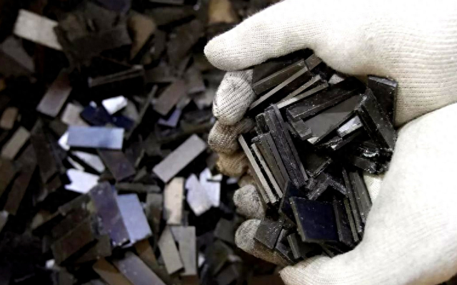 高市没想到，中国突然对日打出第二张王牌，特朗普也只能保持沉默