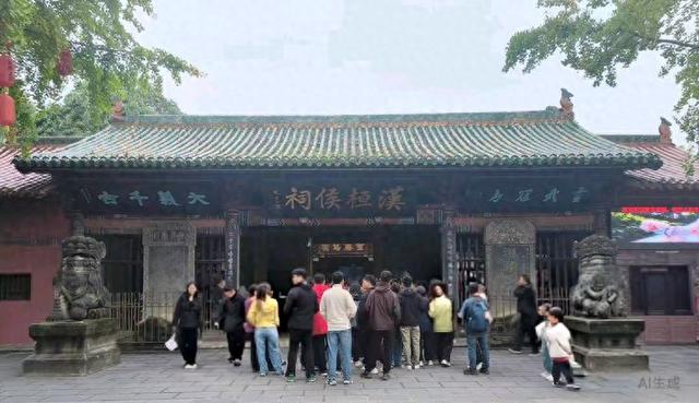 阆中古城里的张飞庙