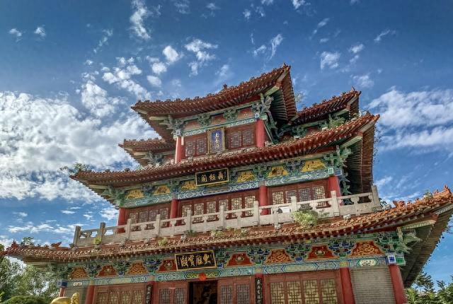 看透繁华落尽经典句子有哪些（繁花落尽岁月老）