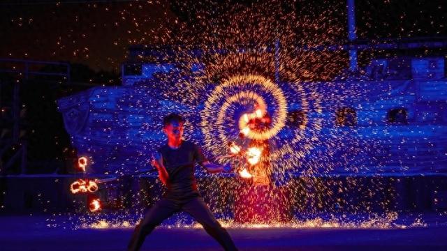 上观福利｜上海千古情景区“火人狂欢节”启幕