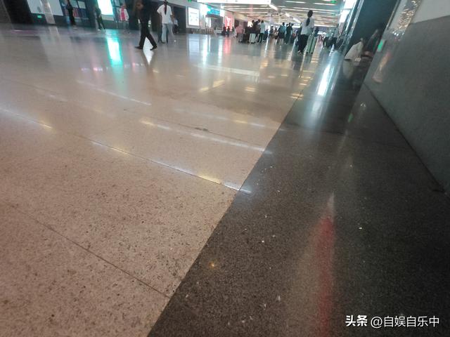 发现没？人到中年，一到放假就心里发慌，哪都不想去
