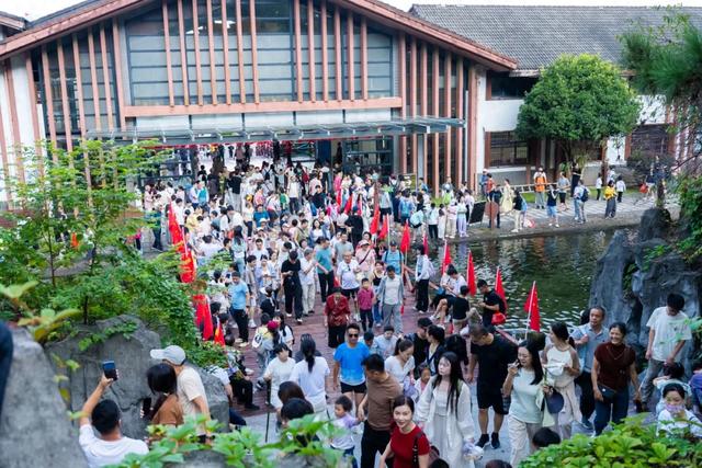 明月山国庆假期人气满满，直击活动现场→