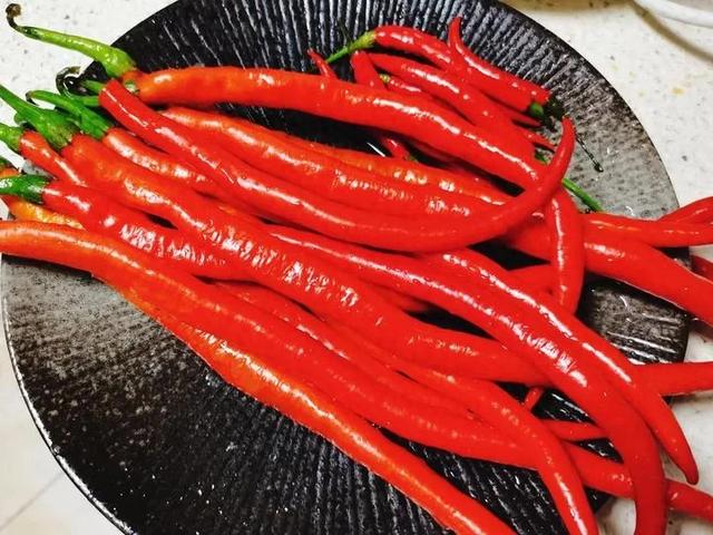 蒜蓉辣酱的制作方法（自制蒜蓉辣酱）
