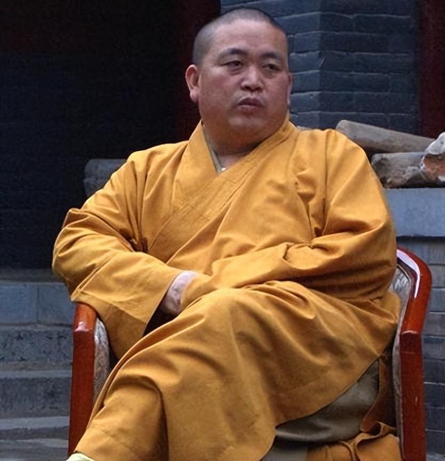 李湘不再隐忍！坦白与释永信真实关系，亲密照的真相终于有了答案