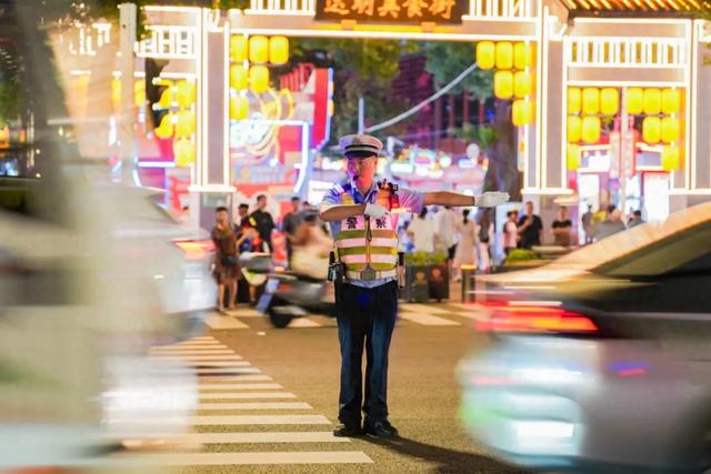 人心安 八闽大地“警”色美
