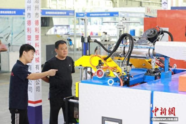 第六届中国·沧县塑料中空制品展览会开幕