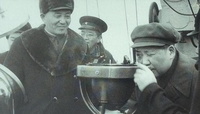 1976年运送毛主席遗体，发生三个“想不到”，华：人民不想主席走