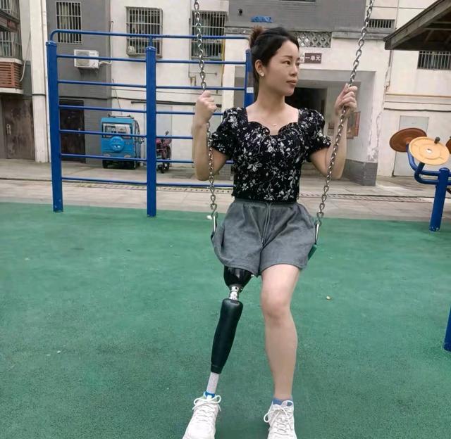 单腿“致谢人”黄紫燕去世，仅37岁，骨癌被丈夫抛弃又嫁32岁小伙