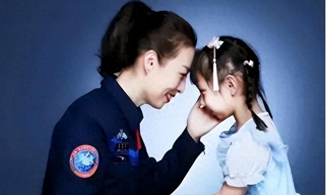 王亚平之女，母亲是航天员，父亲是飞行员，享受4项优待