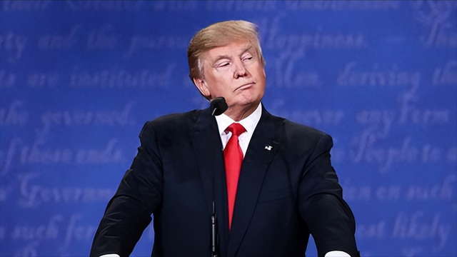 马杜罗到了存亡时刻，航母就位，航班取消，美国发出战争预告