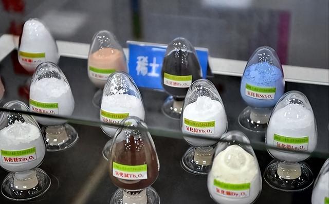 日本亮出王牌，中国束手无策？高市赌美国不会见死不救	，结果悲剧