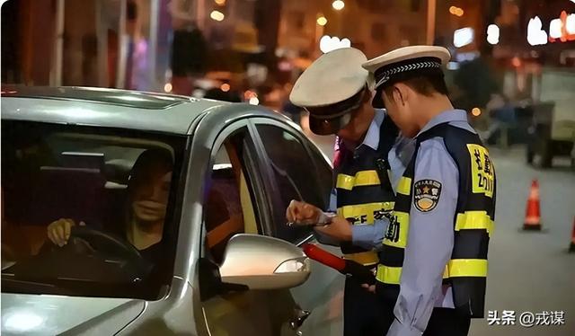 武汉中院一庭长醉驾狂飙！想提前退休躲追责？知法犯法必遭严惩