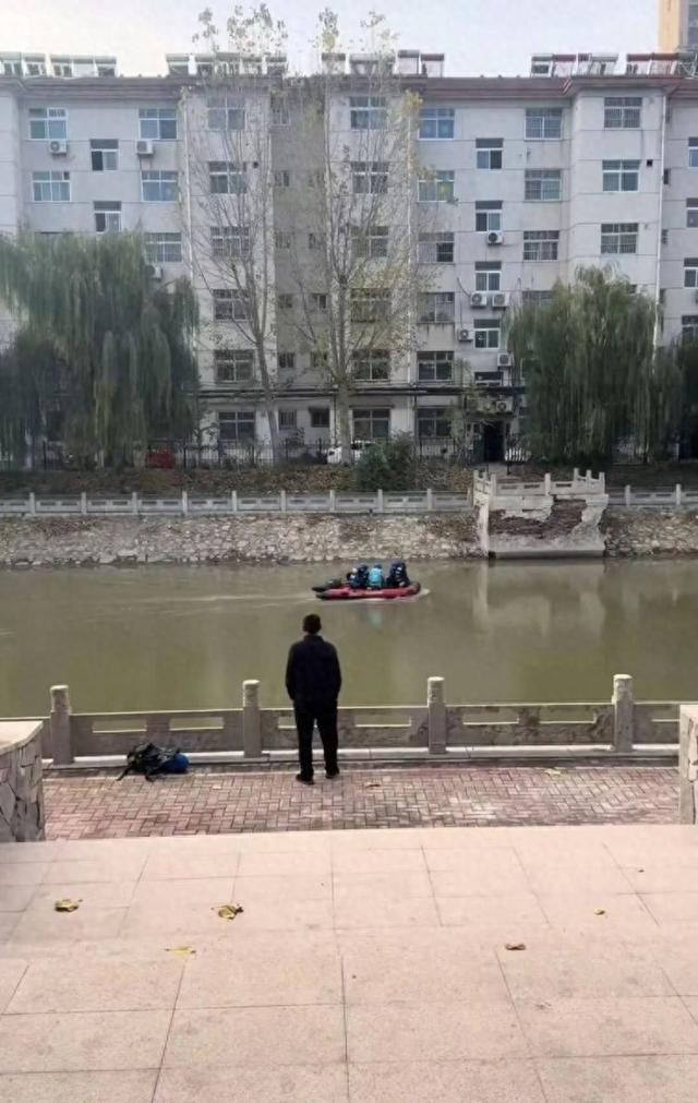 山东德州一男一女夜晚坠河，男子已被打捞上岸	，女子仍在搜救中