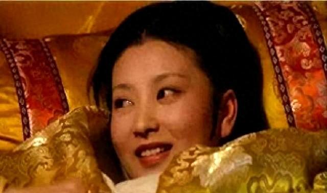 52岁雍正召13岁马氏侍寝，侧躺着说：安置吧，她娇声应：好