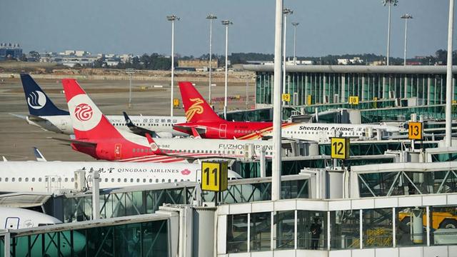 中日2200个航班被叫停，高市早苗未料到，中国尚有后续举措