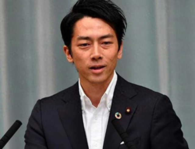 比高市早苗还强硬？日防卫大臣公开喊话中国，9个字掀起轩然大波