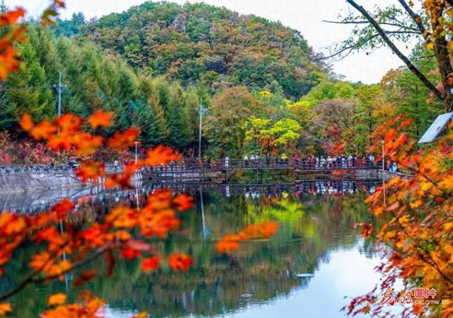 老边沟秋景如画引客来