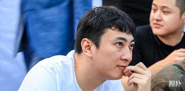 地产豪门的接班人，杨惠妍资产缩水上千亿，许鹤腾跟着父亲被捉了