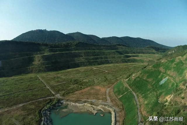 自然资源“两山”行 “灰色伤疤”披绿装——金坛茅东矿区化身“最美风景线”