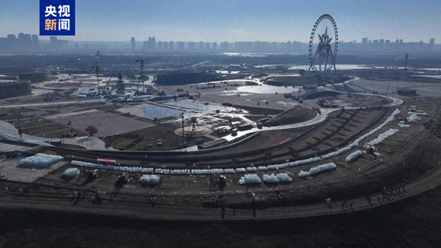 超级冰滑梯动工！第二十七届哈尔滨冰雪大世界冰建施工开始