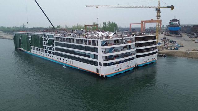 长江首艘空间智能游轮“长江行·揽月”起航