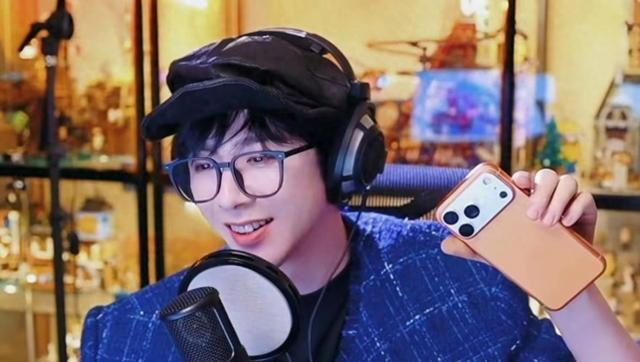 35岁艺人自认没作品，一部剧播9亿后，他终于敢走红毯了