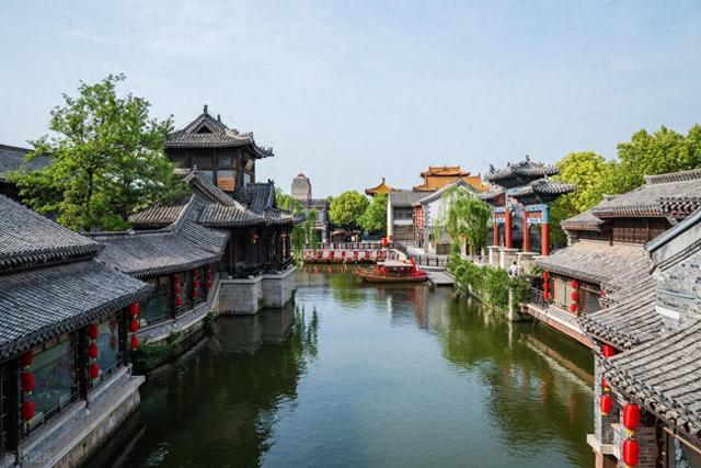 山东这座运河古城，夜景美到窒息，高铁直达还藏着地道鲁南味